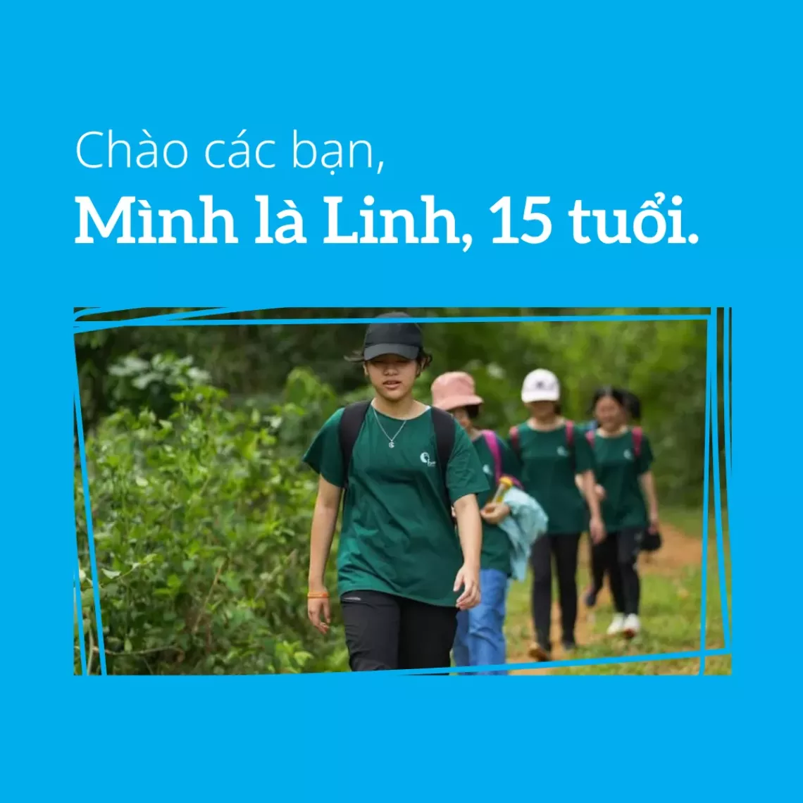 Ảnh một c&ocirc; g&aacute;i đang đi bộ. Chữ tr&ecirc;n ảnh: Ch&agrave;o c&aacute;c bạn, m&igrave;nh l&agrave; Linh, 15 tuổi.