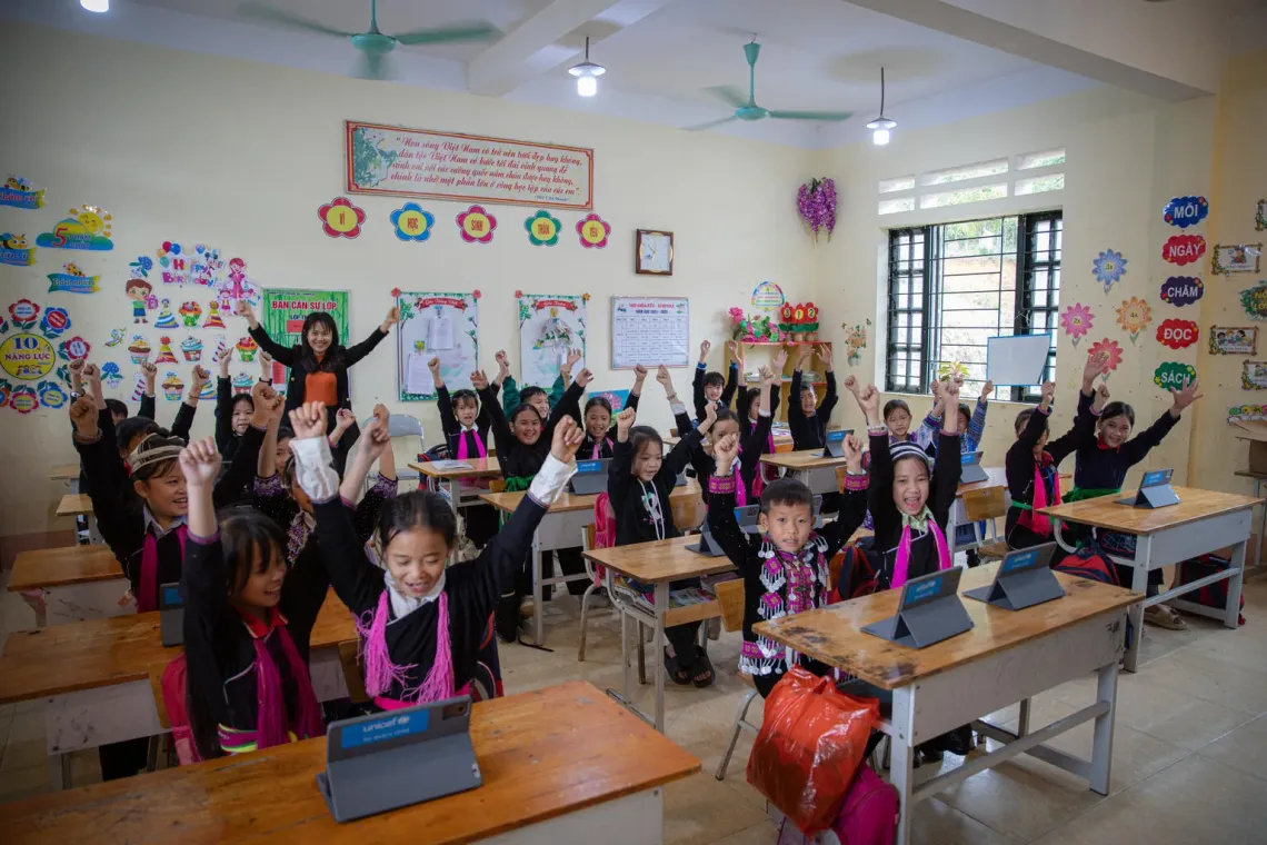 Students from Number 1 Semi-Boarding Ethnic Lower Secondary School in Thuong Ha Commune, Bao Yen District,