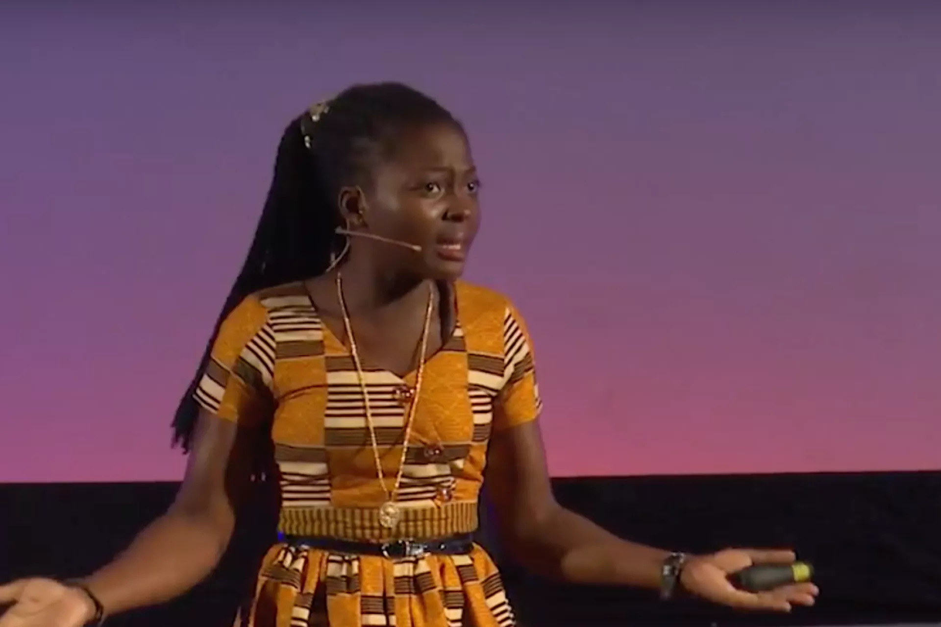 Victoria Quaynor speaking on stage