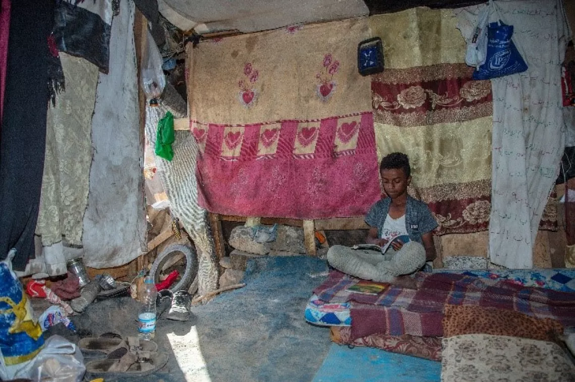 عنان صالح محمد يحيى الوصابي، 12 عاما، أحد الأطفال المهمشين الذين يعيشون في دار سلم.