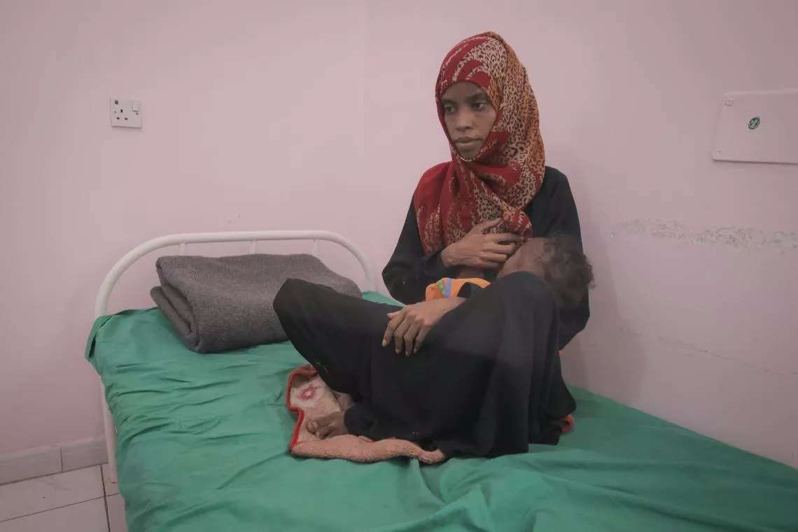 Rana Hassan, 20 years old, has two children, is displaced from Zabid in Hodeidah.