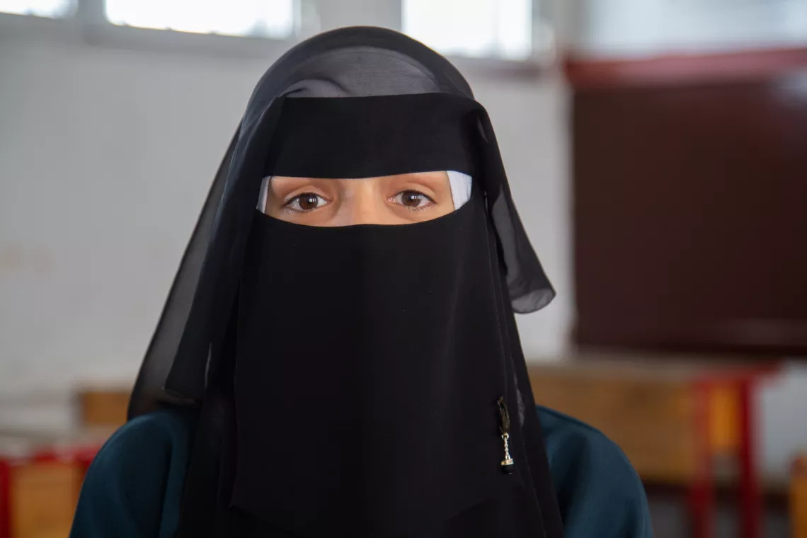فاطمة شاكر، 16 عاما، طالبة في مدرسة رابعة العدوية في صنعاء