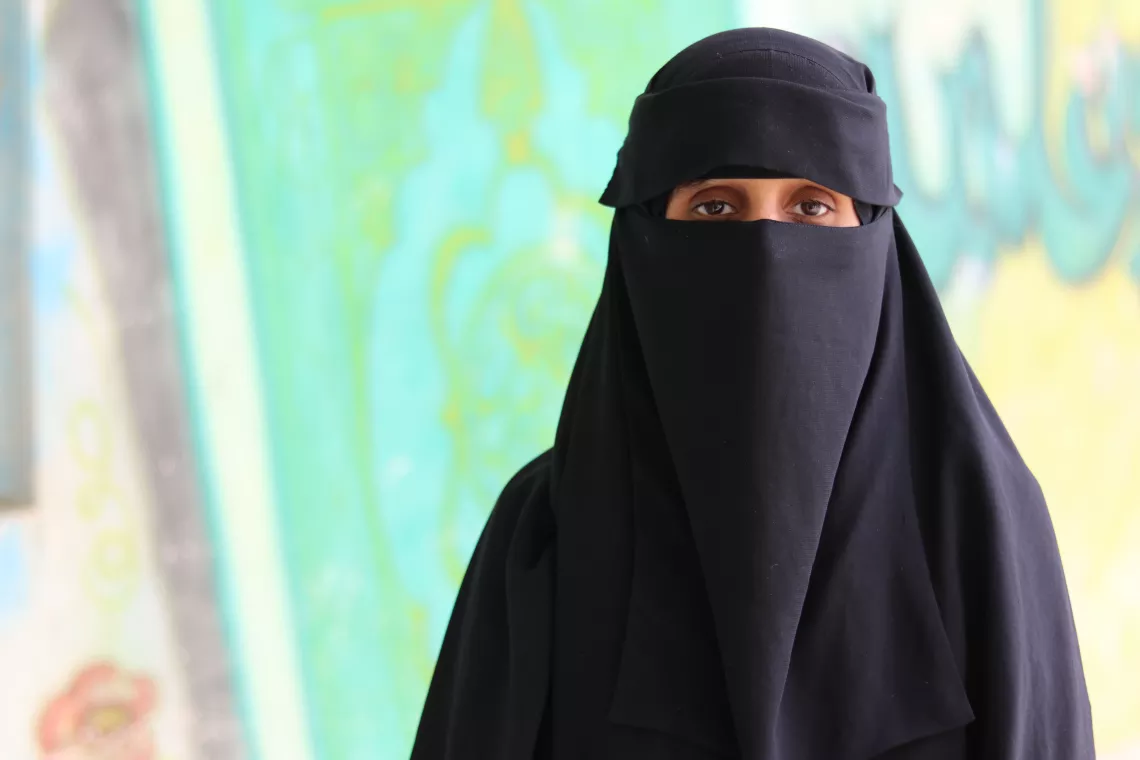  المعلمة منى المطري، 33 عاما، من قرية وادي حالة، يافع 